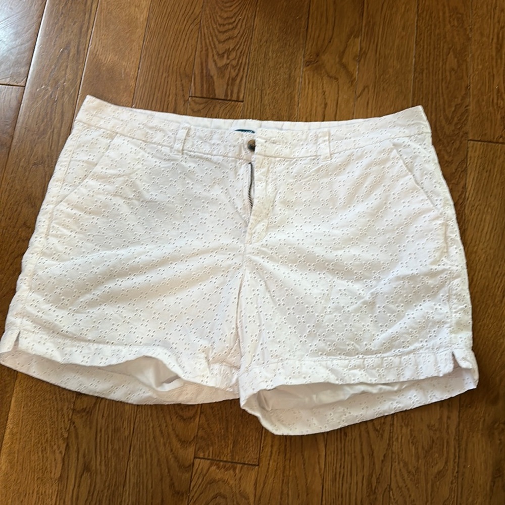 White old navy eyelet everyday shorts